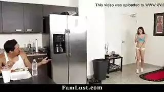 أقدام رياضة مائية محلول