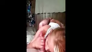 شقراوات جذابات في مشهد إباحي حميم: لحس الفرج والإصبع