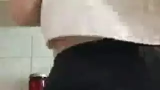 فارس الحي وأناستازيا يتعاونان في جلسة مص إباحية