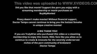 مقطع إباحي مثير: جلسة استمناء شديدة للمراهقة المضطربة باستخدام هيتاشي