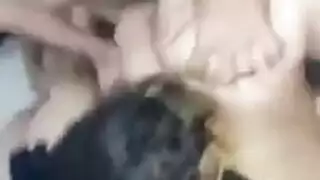 إباحية في بيت دعارة – عاهرات تتوسل لجنس صريح