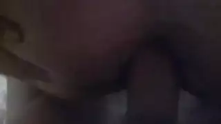 اخ يمازح مع اخته